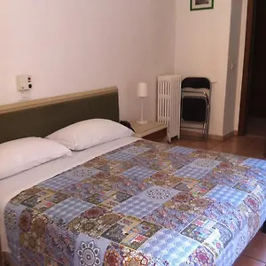 https://hotel-gambara-milan.it-lombardy.com
